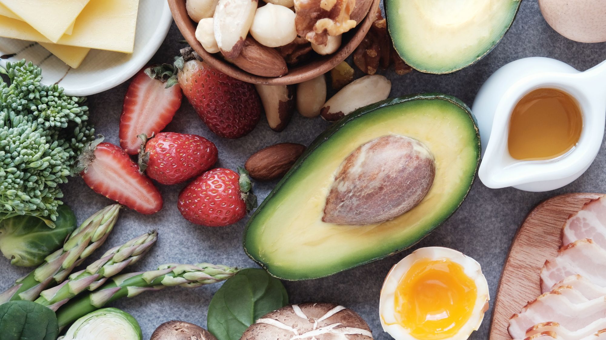 dieta niskowęglowodanowa i wysokowęglowodanowa - co lepiej odchudza?